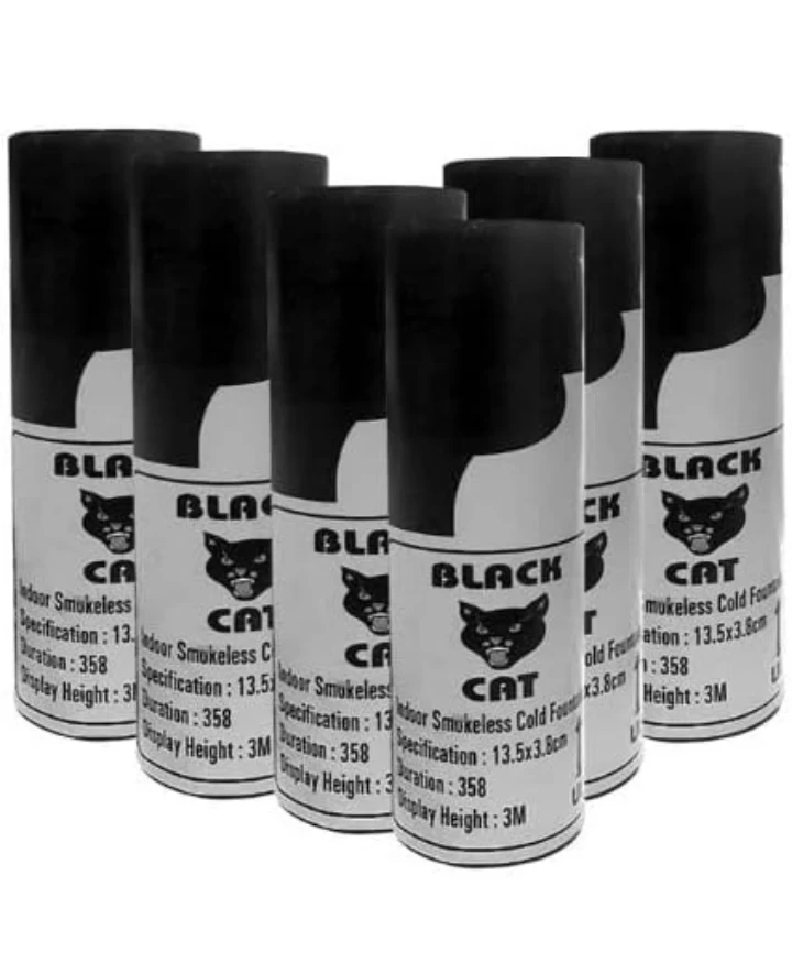 Black Cat Cold Pyro Pack of 6 for outdoor use (15sec)